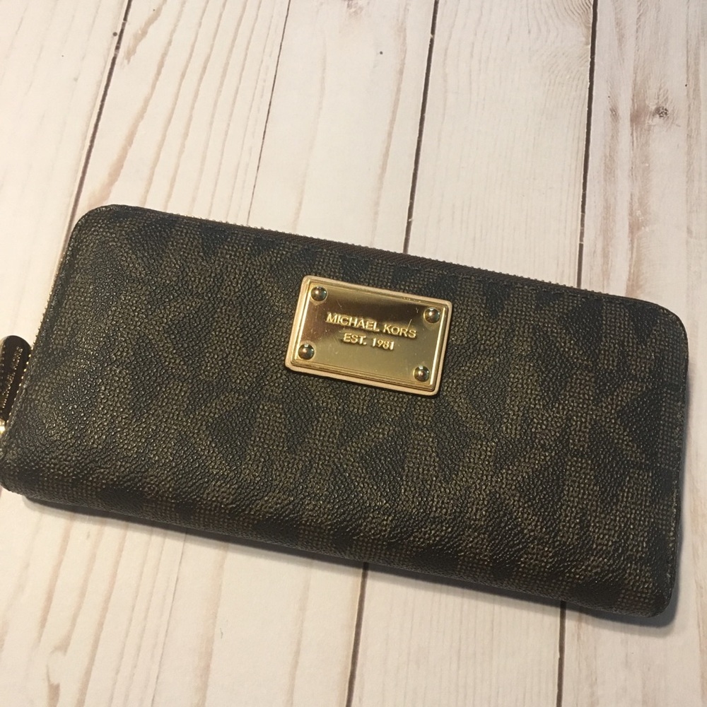 Michael Kors wallet